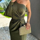 Clarisse – Elegantiška drapiruota moteriška suknelė su viena petnešėle, alyvuogių spalvos