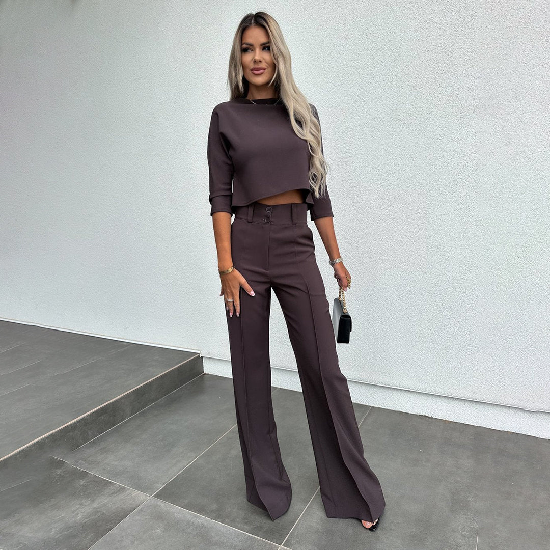 Nadia – elegantiškas dviejų dalių kostiumėlis