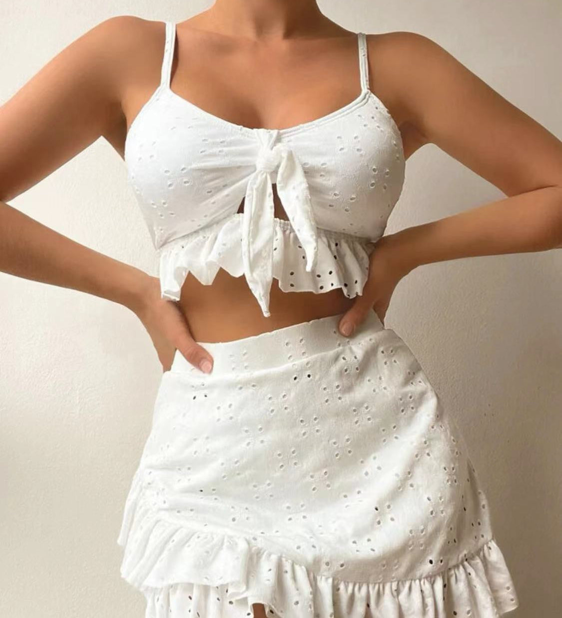 Sanda – Set elegant de înot din 3 piese cu volane