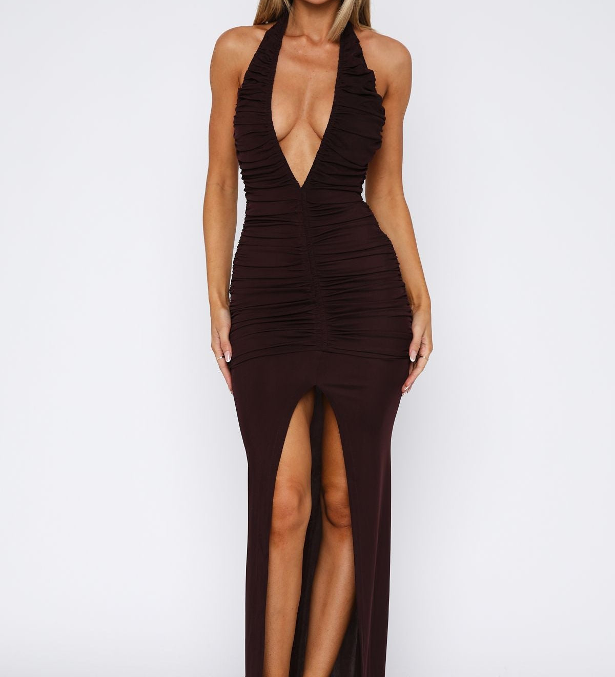 Freya – Rochie de Damă Maxi Elegantă cu Decolteu și Fustă Plisată